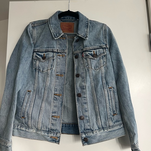 Levi’s Jean Jacket - Picture 1 of 3